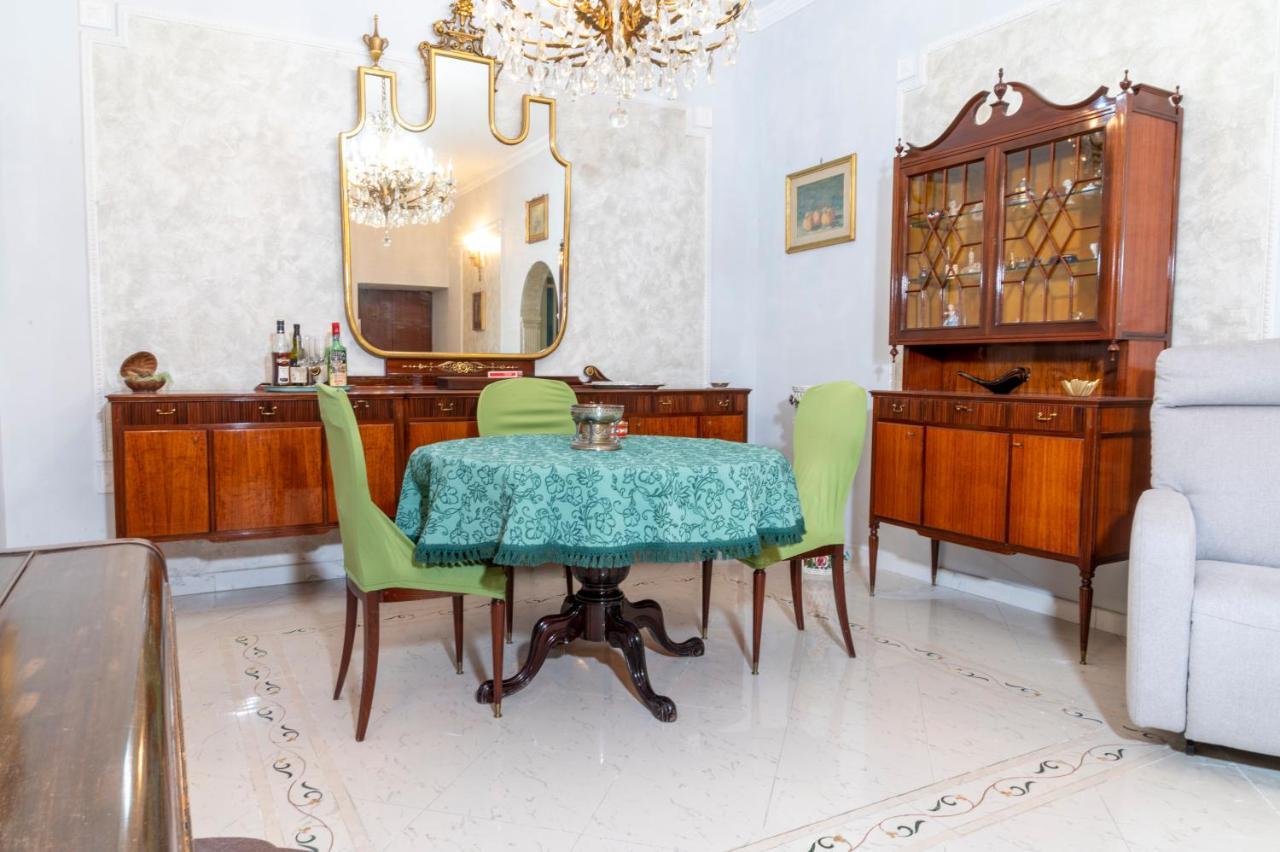 Deluxe Apartment With Garden In Vomero Napoli Exterior foto